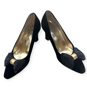 Bruno‎ Magli Size 7.5 B Velvet Bow Pump Heels Vintage Hollywood Glam Eveningwear